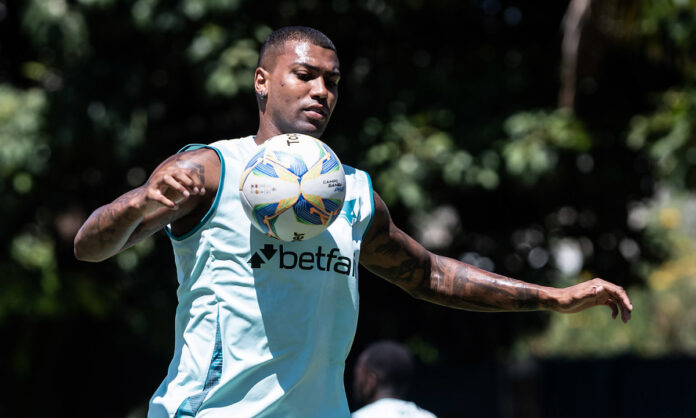 Walace Walace em treino do Cruzeiro na Toca da Raposa