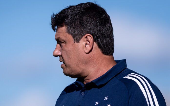 Adilson Batista, coordenador das categorias de base do Cruzeiro Adilson Batista, coordenador das categorias de base do Cruzeiro