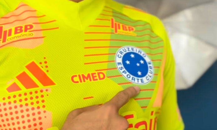 Camisa de goleiro do Cruzeiro em 2025