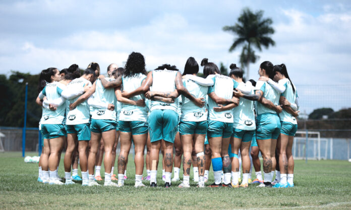 Cruzeiro na vitória contra o Fluminense, na 2ª rodada do Brasileiro Feminino.