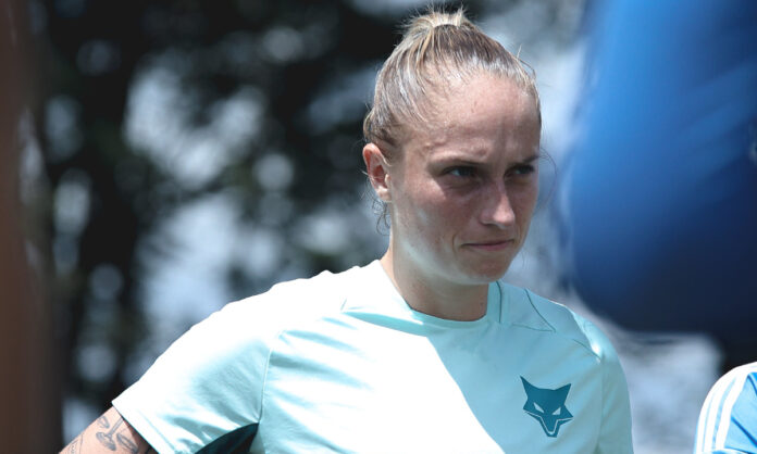 Isa Haas, zagueira do Cruzeiro