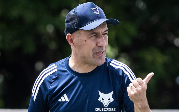 Leonardo Jardim, técnico do Cruzeiro
