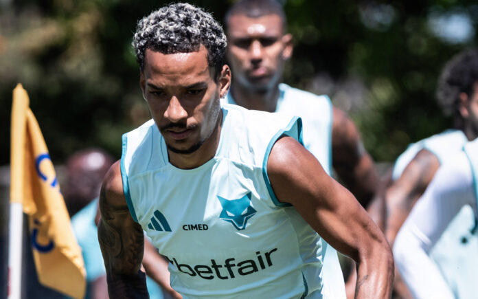 Matheus Pereira em treino do Cruzeiro