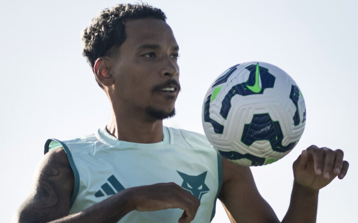 Matheus Pereira em treino do Cruzeiro na Toca II