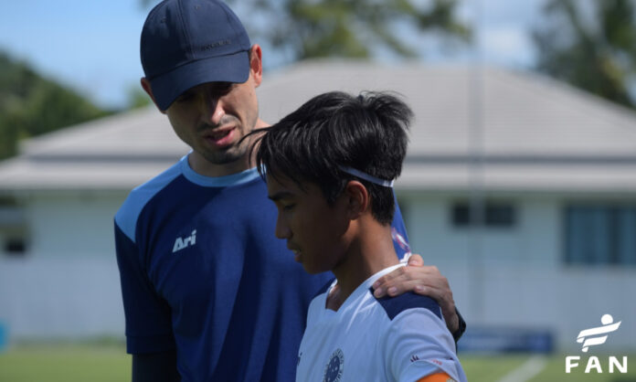 Raphael Brito trabalhou em escolinha do Cruzeiro na Tailândia