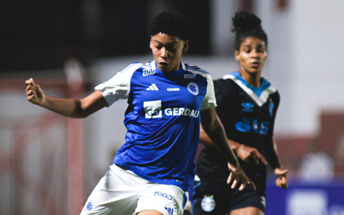 Rebeca participou de vitória do Cruzeiro sobre o Grêmio no Brasileiro Feminino