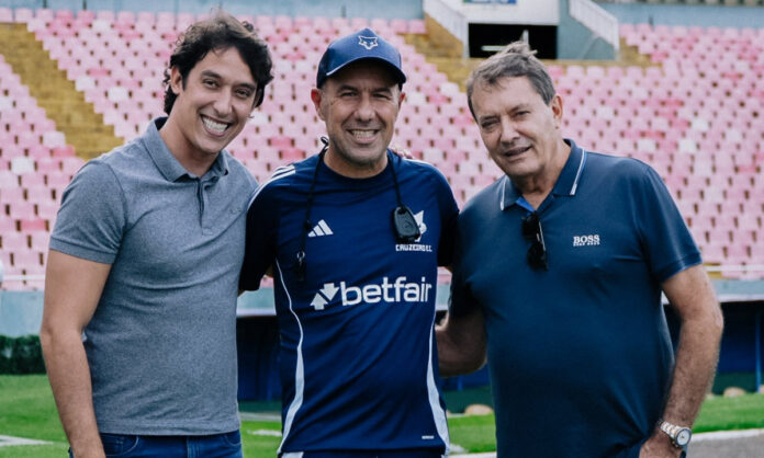 Bruninho, Jardim e Pedrinho em treino do Cruzeiro Pedro Lourenço acompanhou o último treino do Cruzeiro antes do jogo contra o Vasco