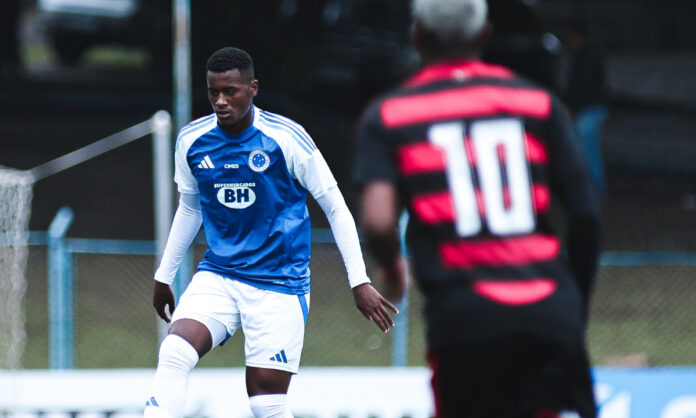Cruzeiro x Flamengo Cruzeiro perdeu por 1 a 0 para o Flamengo