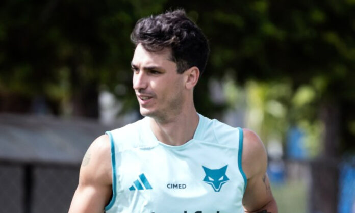 Dinenno, atacante do Cruzeiro Juan Dinenno em treino do Cruzeiro