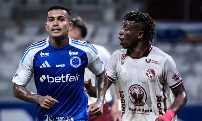Dudu em jogo contra o Mushuc Runa