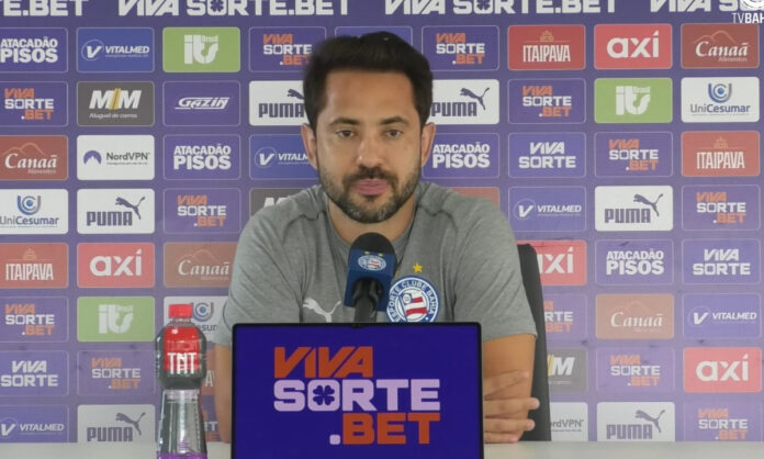 Everton Ribeiro, meio-campista do Bahia