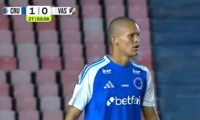 Janderson fez sua estreia pelo profissional do Cruzeiro