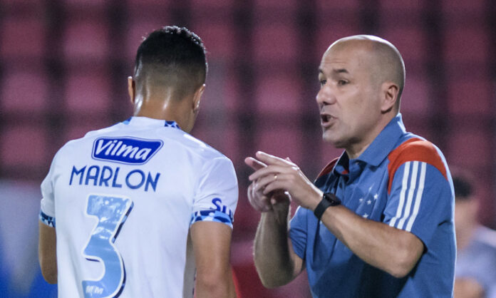 Marlon e Jardim em jogo do Cruzeiro