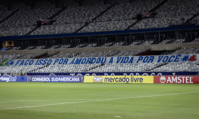 Cruzeiro não teve torcida contra o Mushuc Runa