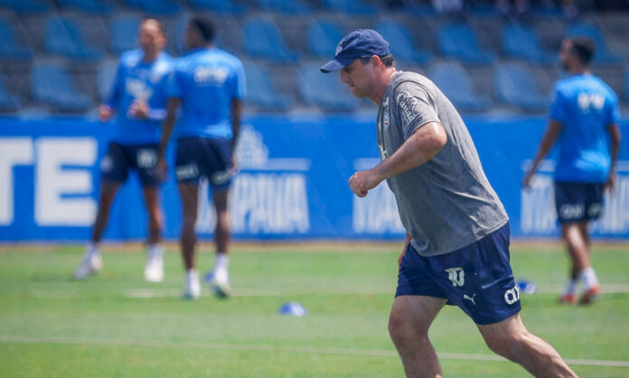 Rogério Ceni comandou o último trabalho na Bahia