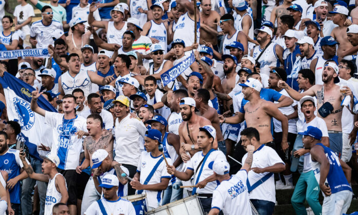 Torcida do Cruzeiro no Parque do Sabiá contra o Vasco