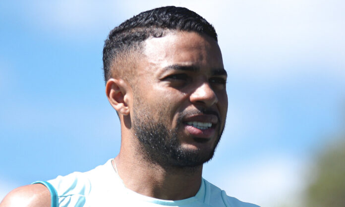 Wanderson em treino do Cruzeiro