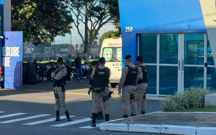 Ambulância entrou na Toca II nesta quinta-feira (10)