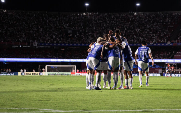 Time do Cruzeiro no Morumbis (Foto: Marco Galvão/Cruzeiro)
