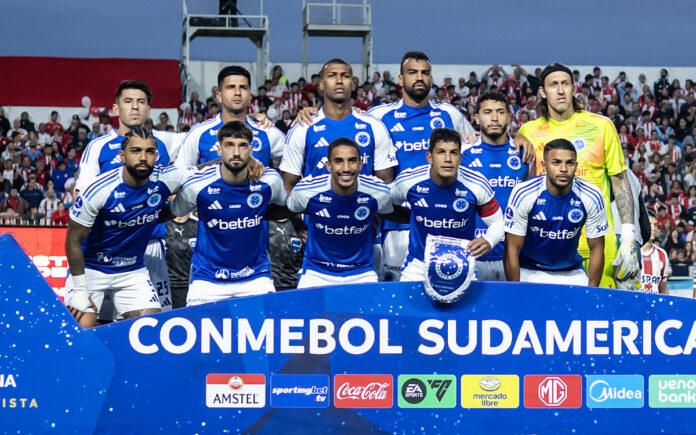 Cruzeiro em jogo contra o Unión, da Argentina