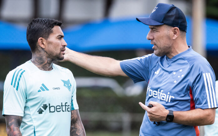 Dudu e Jardim em treino do Cruzeiro na Toca II