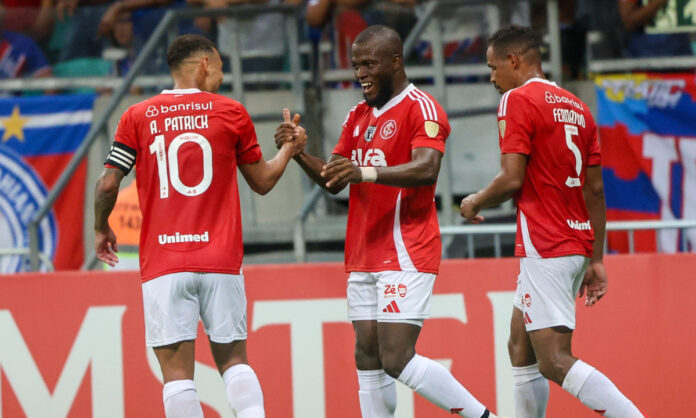 Enner Valencia, do Inter, comemora gol contra o Bahia