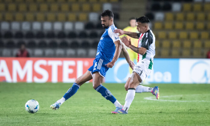 Fabrício Bruno contra o Palestino, no Chile