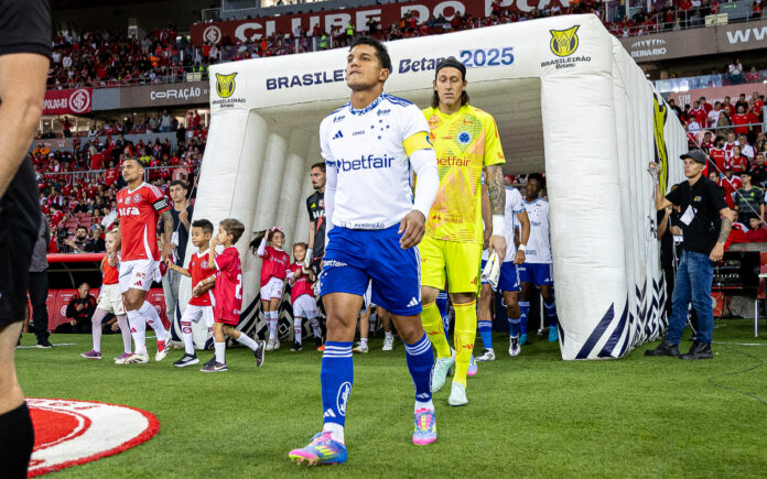 Lucas Romero na partida contra o Inter