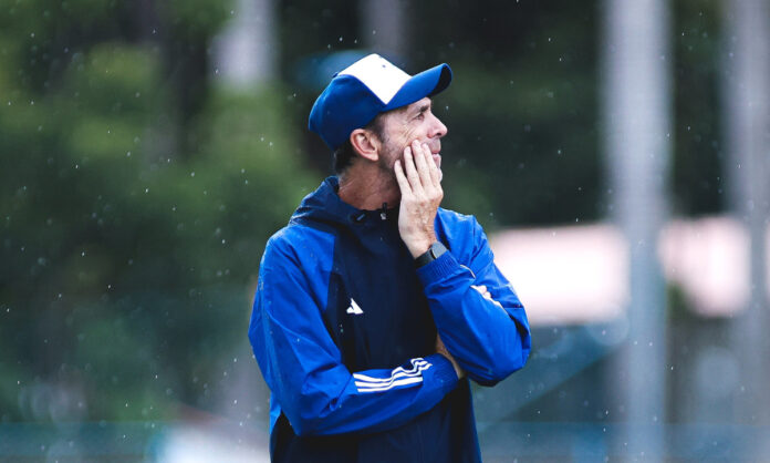 Luciano Dias, técnico do sub-20 do Cruzeiro