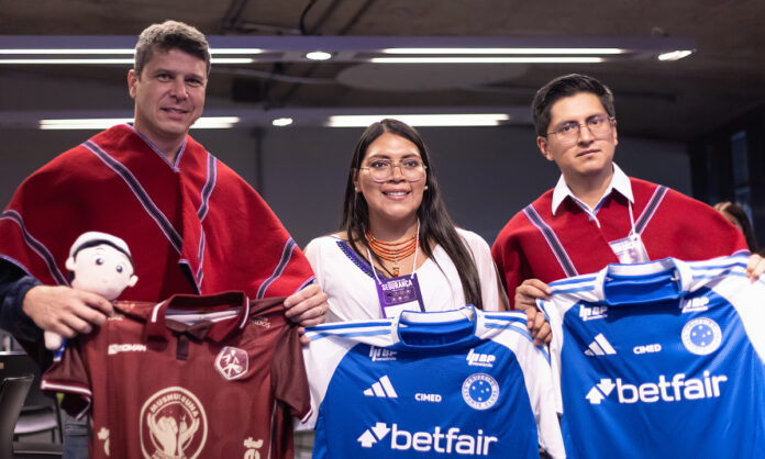 Mushuc Runa na visita ao Mineirão