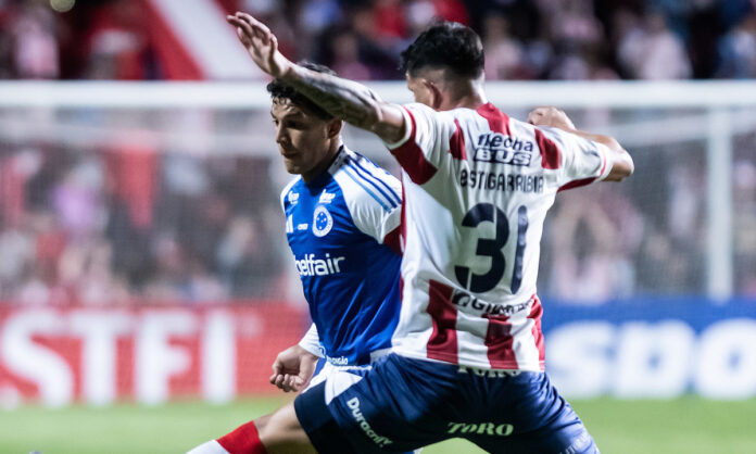 Lucas Romero contra o Unión Santa Fe