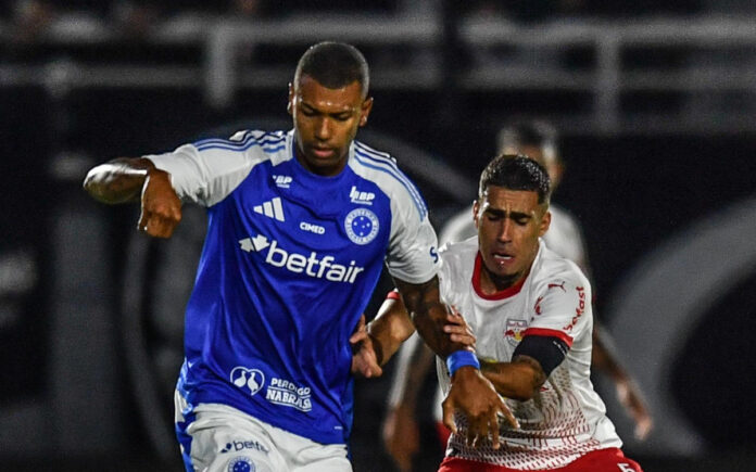 Walace fez mais um jogo muito ruim diante do Red Bull Bragantino