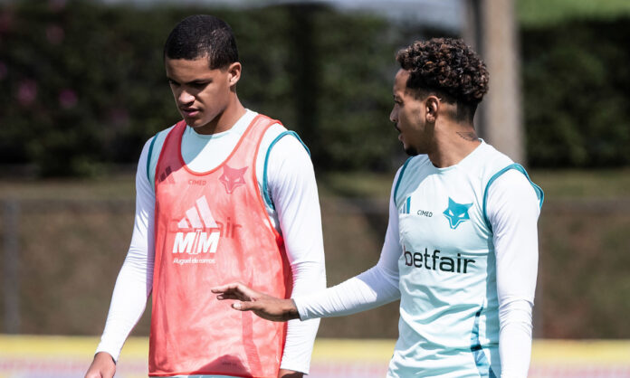 Kauã Prates foi titular do Cruzeiro em dois jogos da Sul-Americana