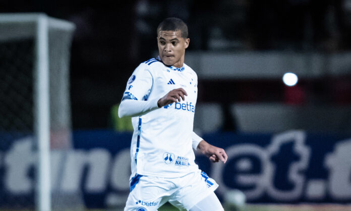 Kauã Prates fez sua estreia pelo profissional do Cruzeiro