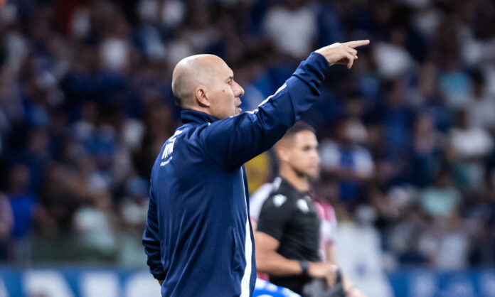 Leonardo Jardim chegou a sua quarta vitória à frente do Cruzeiro