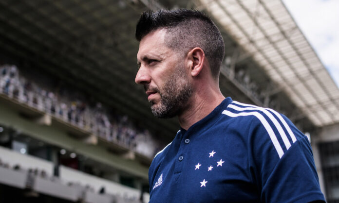 Paulo Pezzolano trabalhou no Cruzeiro entre 2022 e 2023
