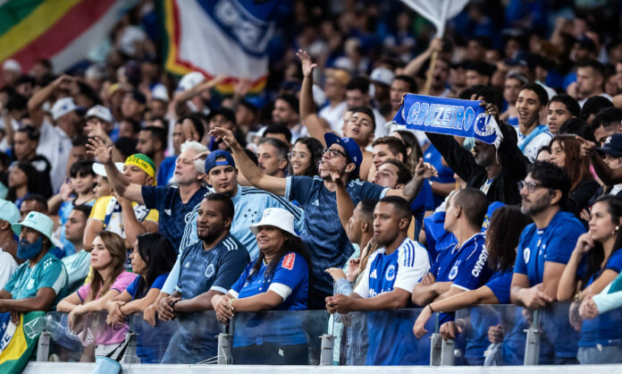 Torcida do Cruzeiro encheu o Mineirão contra o Vila Nova-GO