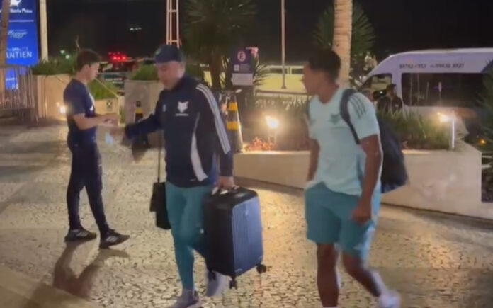 Cruzeiro chegou ao Recife na noite deste sábado (10)
