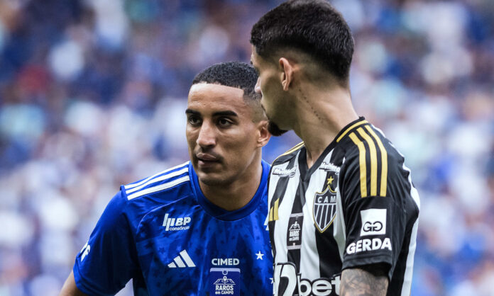 Cruzeiro e Atlético-MG em clássico no Mineirão