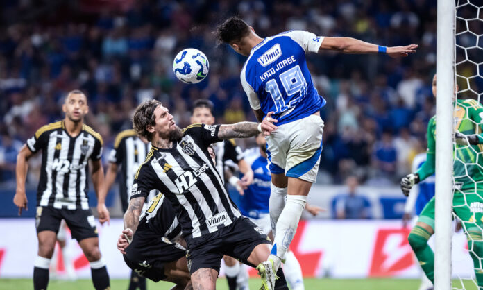 Cruzeiro teve volume, mas esbarrou na retranca do Atlético-MG