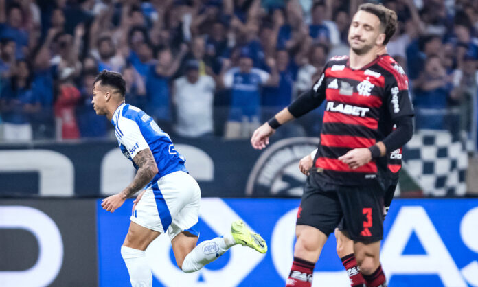 Time do Cruzeiro contra o Flamengo, no Mineirão