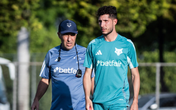 Diogo Dias, auxiliar de Jardim, em treino na Toca II