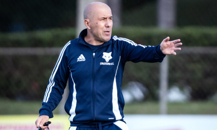Leonardo Jardim em treino na Toca da Raposa II