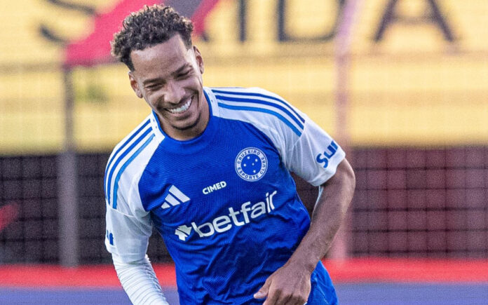 Matheus Pereira em ação diante do Sport (Foto: Rafael Vieira/ Cruzeiro)