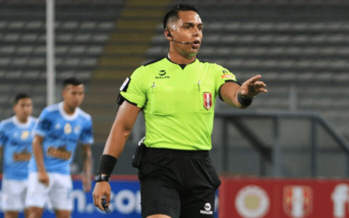 Roberto Perez, árbitro peruano (Foto: reprodução/Twitter)